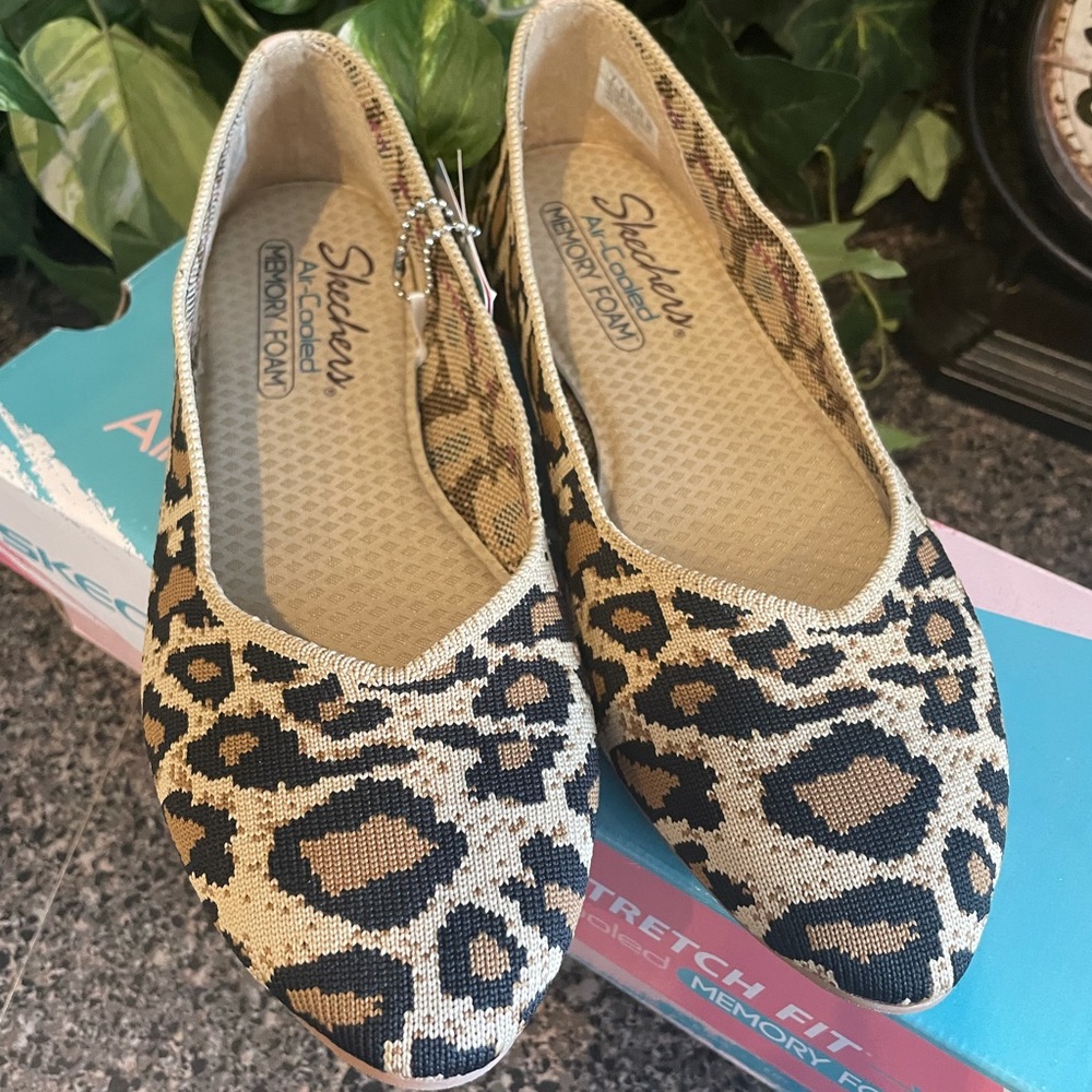 Sketchers… Cleo-Claw stretch fit air-cooled